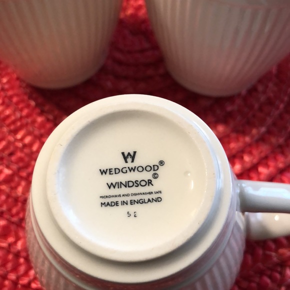 Wedgwood Windsor ribbed ivory coffee/tea cups - Picture 5 of 6